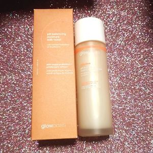 Glowoasis milkdew ph balancing moisture milk toner